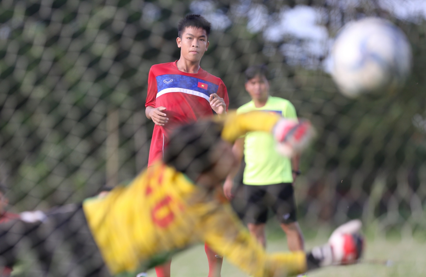 U18 Viet Nam tap sut penalty, chuan bi cho ban ket hinh anh