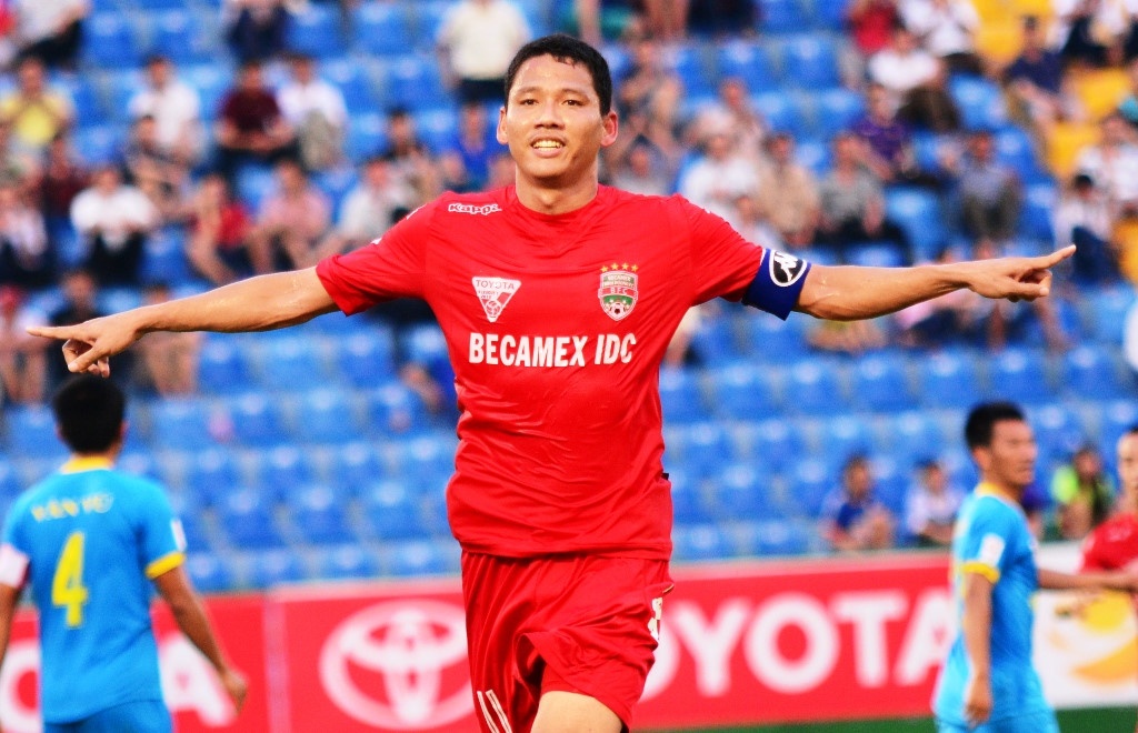 Tuyen Viet Nam bo sung tien ve thoi HLV Miura hinh anh