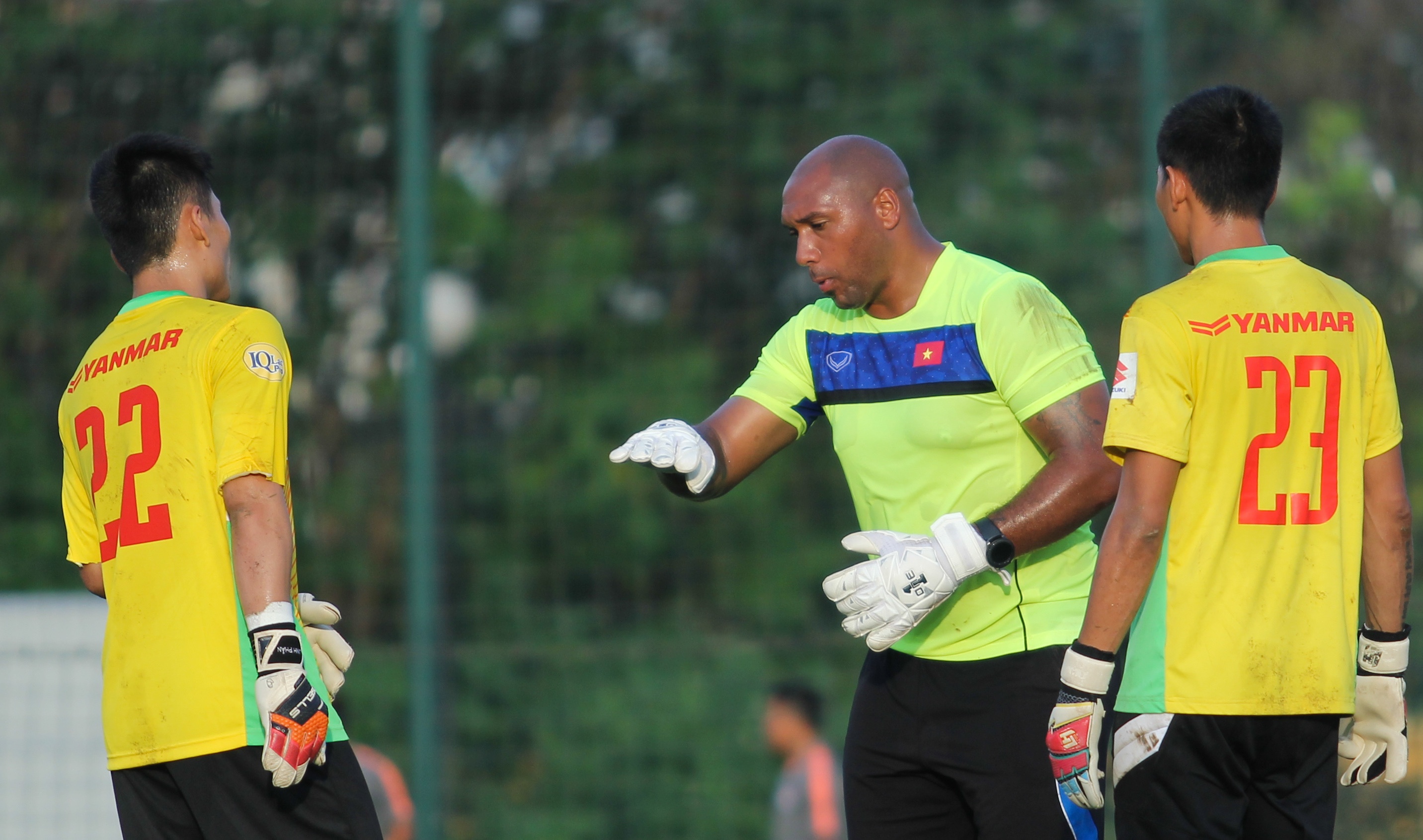 HLV Jason Brown 'khoe' bang 2 thu mon tuyen Viet Nam hinh anh