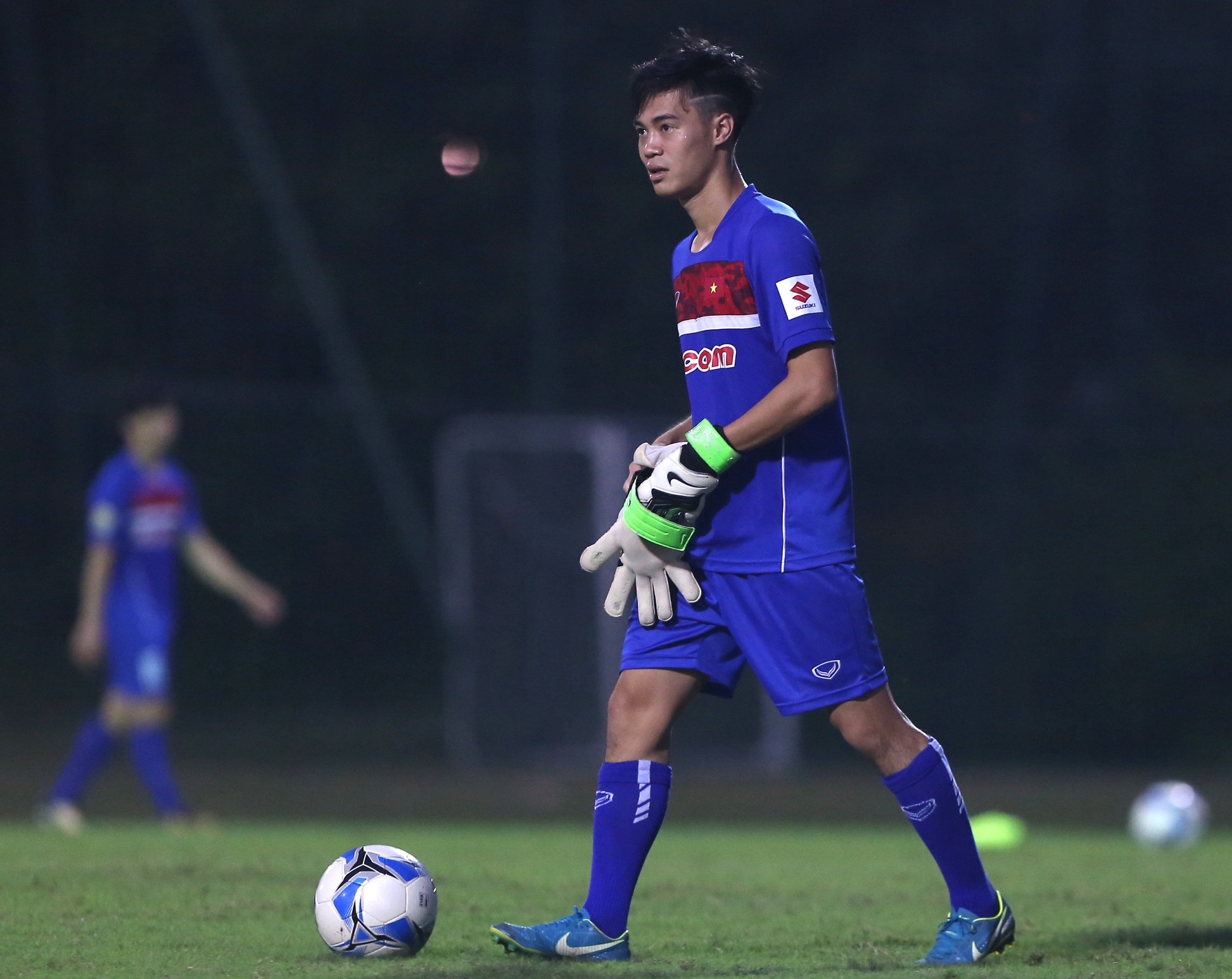 Van Toan tap lam thu mon, anh 1