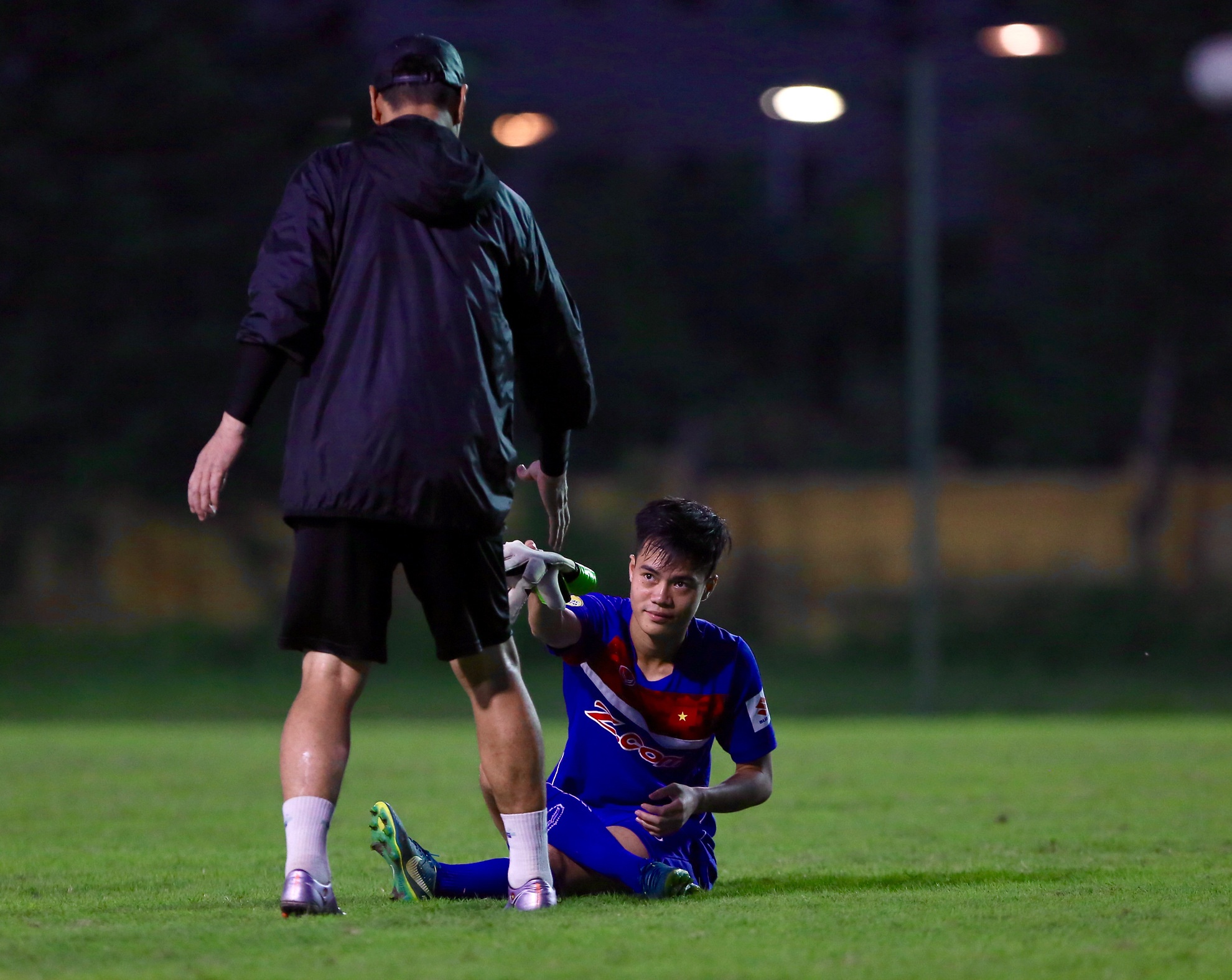 Van Toan tap lam thu mon, anh 5