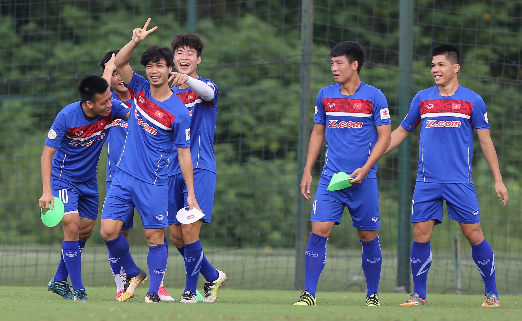 Van Toan tap lam thu mon, anh 7