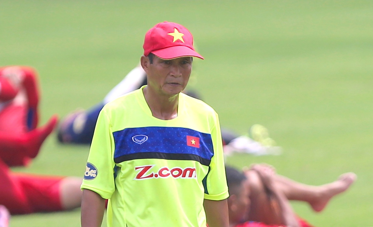 HLV Mai Duc Chung tiet lo diem yeu cua Campuchia hinh anh