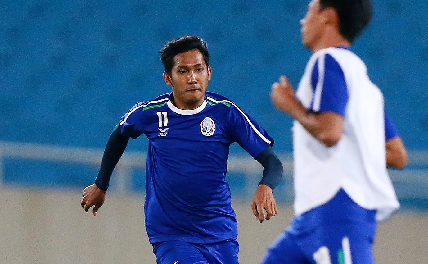 'Messi Campuchia' tro lai o buoi tap lam quen san My Dinh hinh anh