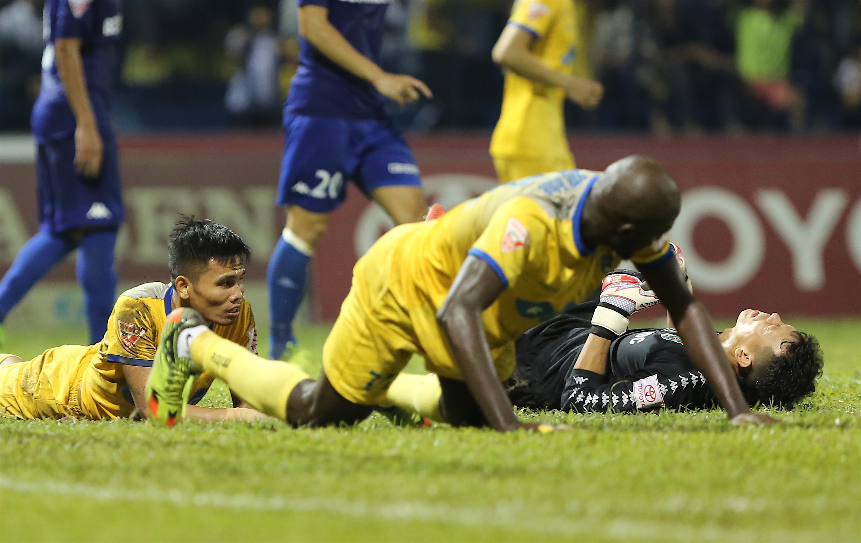 HLV Thanh Hoa bat luc, anh 5