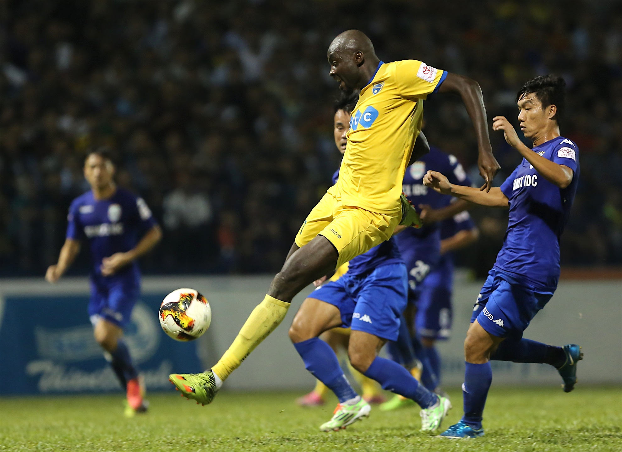 HLV Thanh Hoa bat luc, anh 1