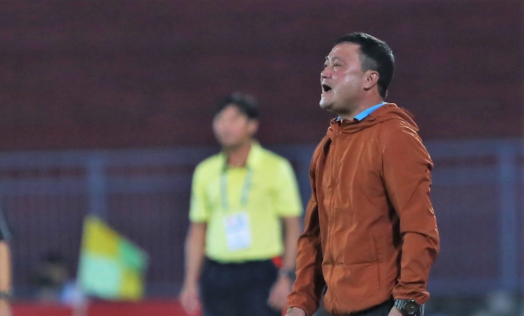 HLV Truong Viet Hoang chia tay CLB Hai Phong hinh anh