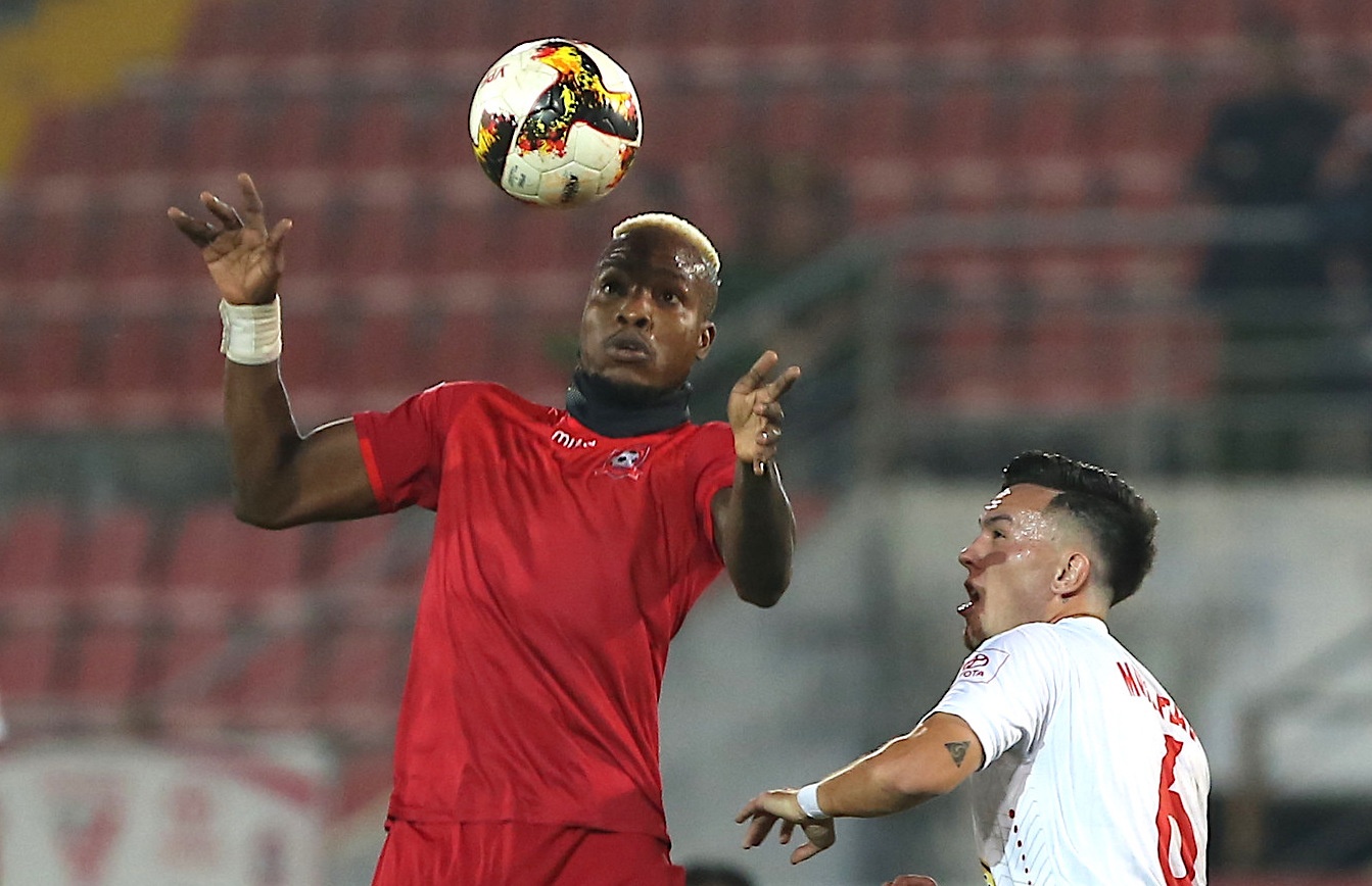 Cap tien dao Jamaica cua Hai Phong bat luc truoc hang thu HAGL hinh anh