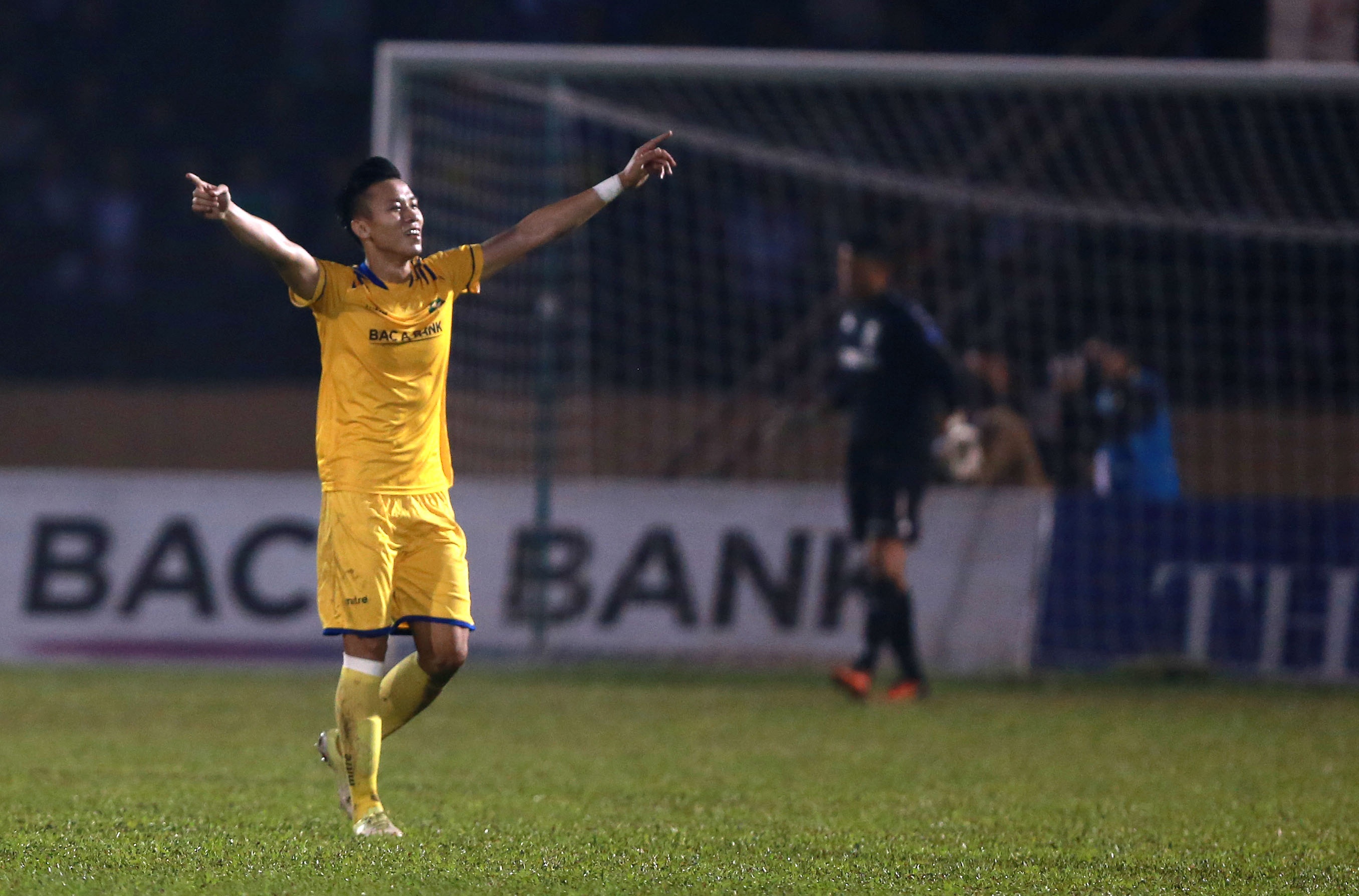 Cau thu SLNA vo oa chien thang, anh 8