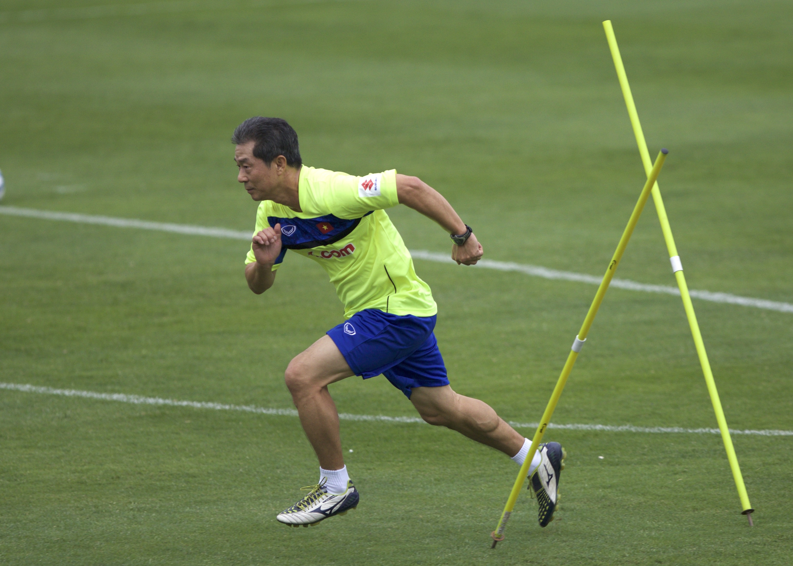 HLV Park trinh lang 2 tro ly, anh 2