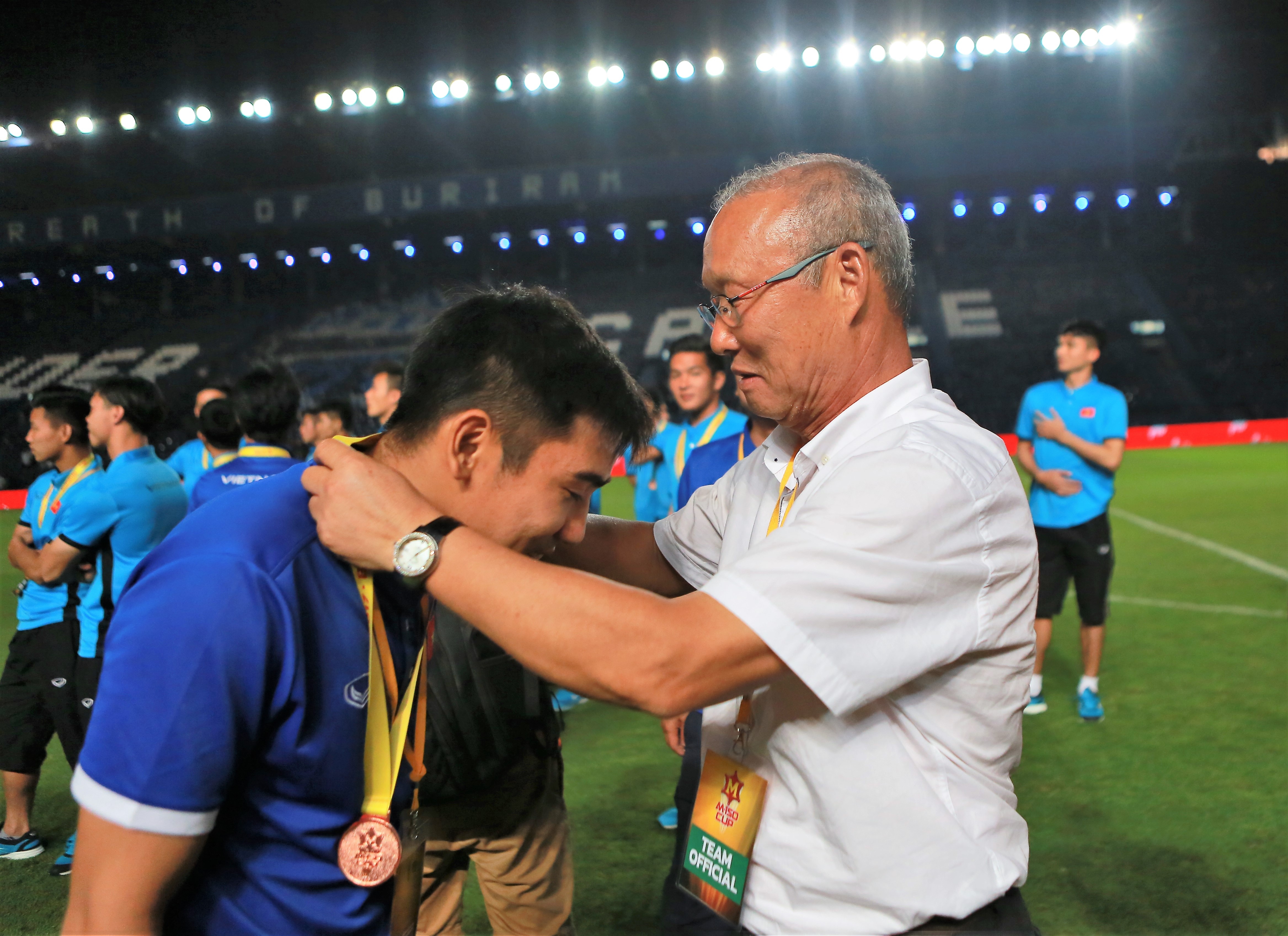 HLV Park nhường huy chương cho bác sĩ, ảnh 1 HLV Park nhuong huy chuong cho bac si, anh 1