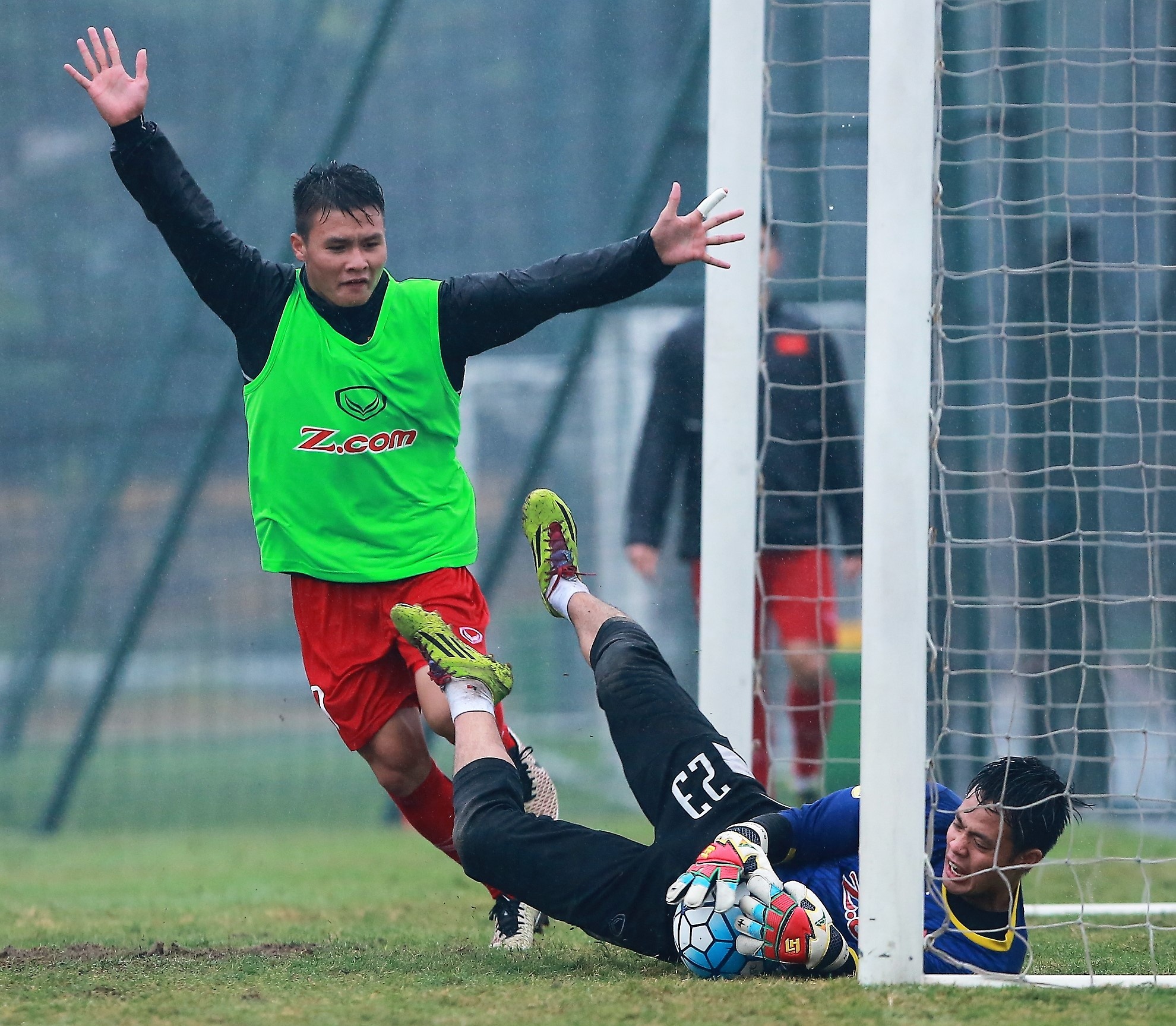 Cong Phuong chan thuong nang, anh 6