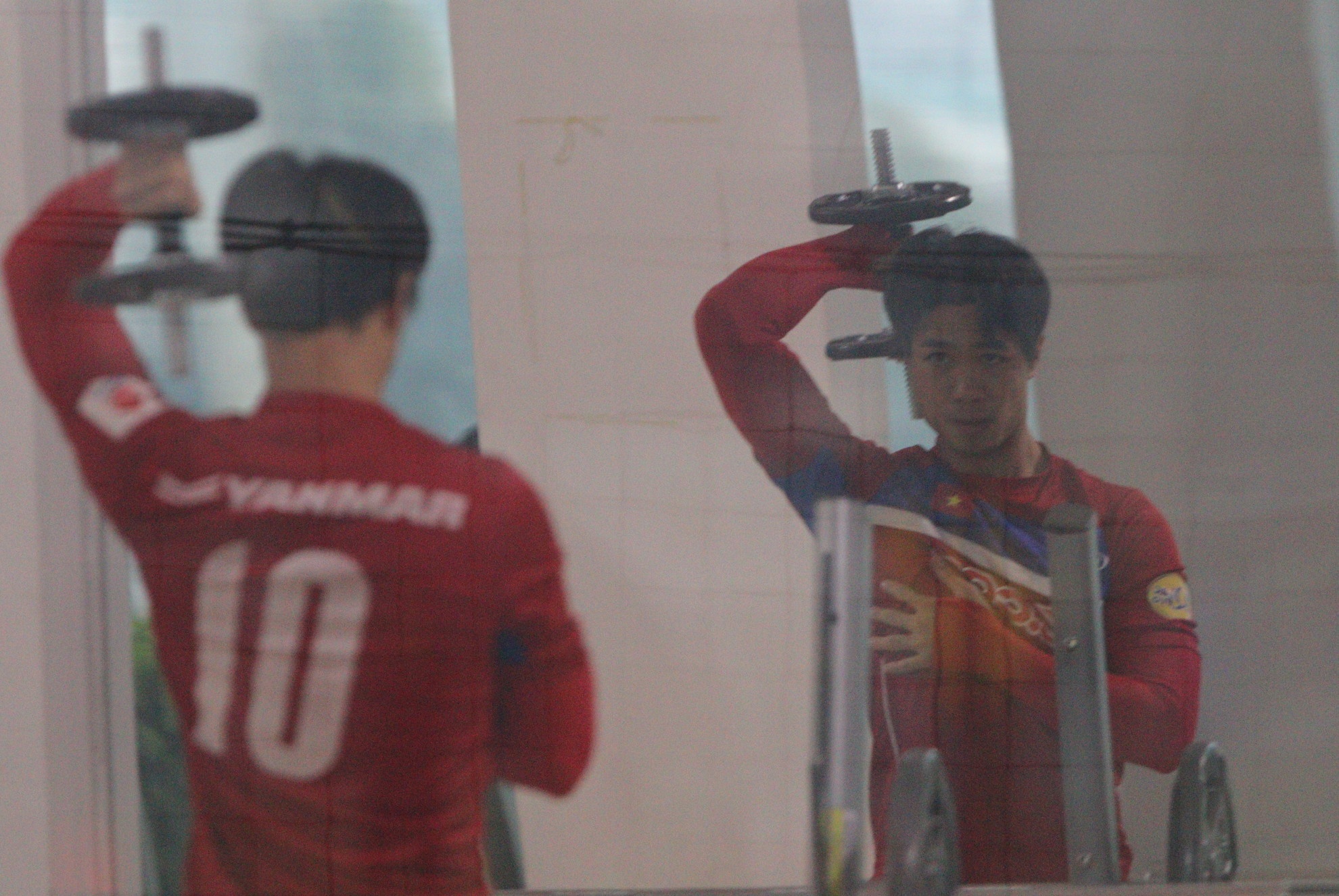 Cong Phuong hoi phuc than toc, day ta ren the luc sau chan thuong hinh anh