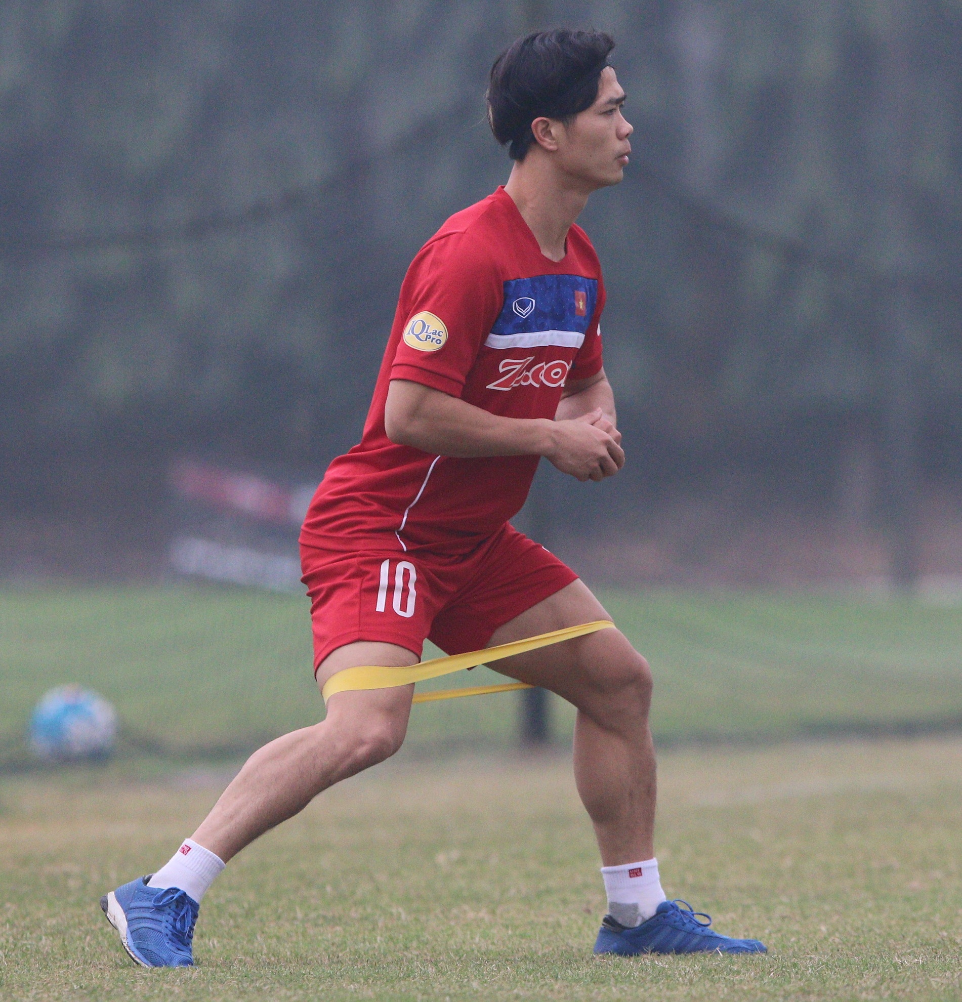 Cong Phuong chan thuong, anh 8