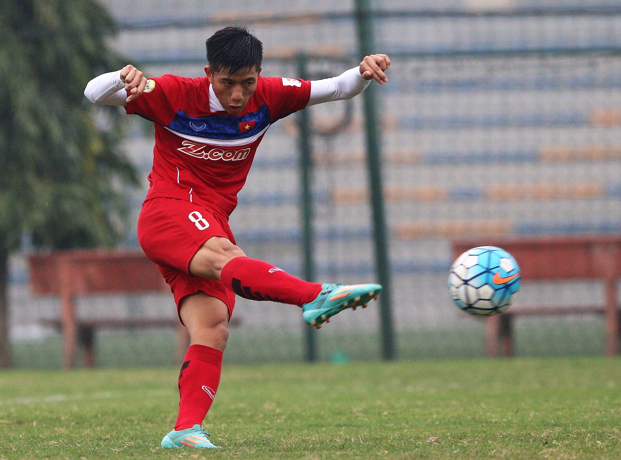 Cong Phuong chan thuong, anh 2