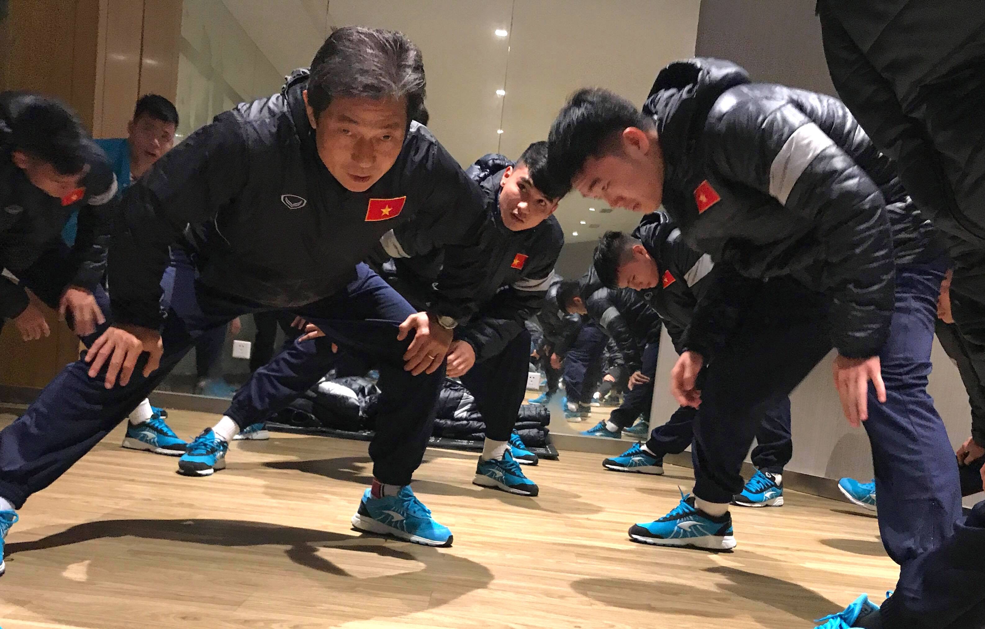 U23 Viet Nam chung khach san voi 3 doi thu tai bang D hinh anh