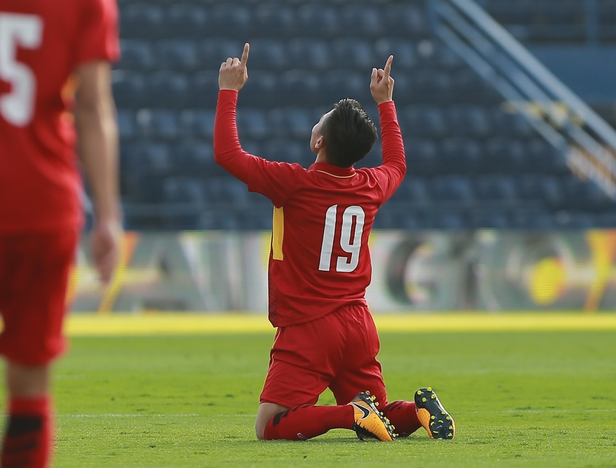 Vì sao Quang Hải Khóc, ảnh 2 Vi sao Quang Hai Khoc, anh 2