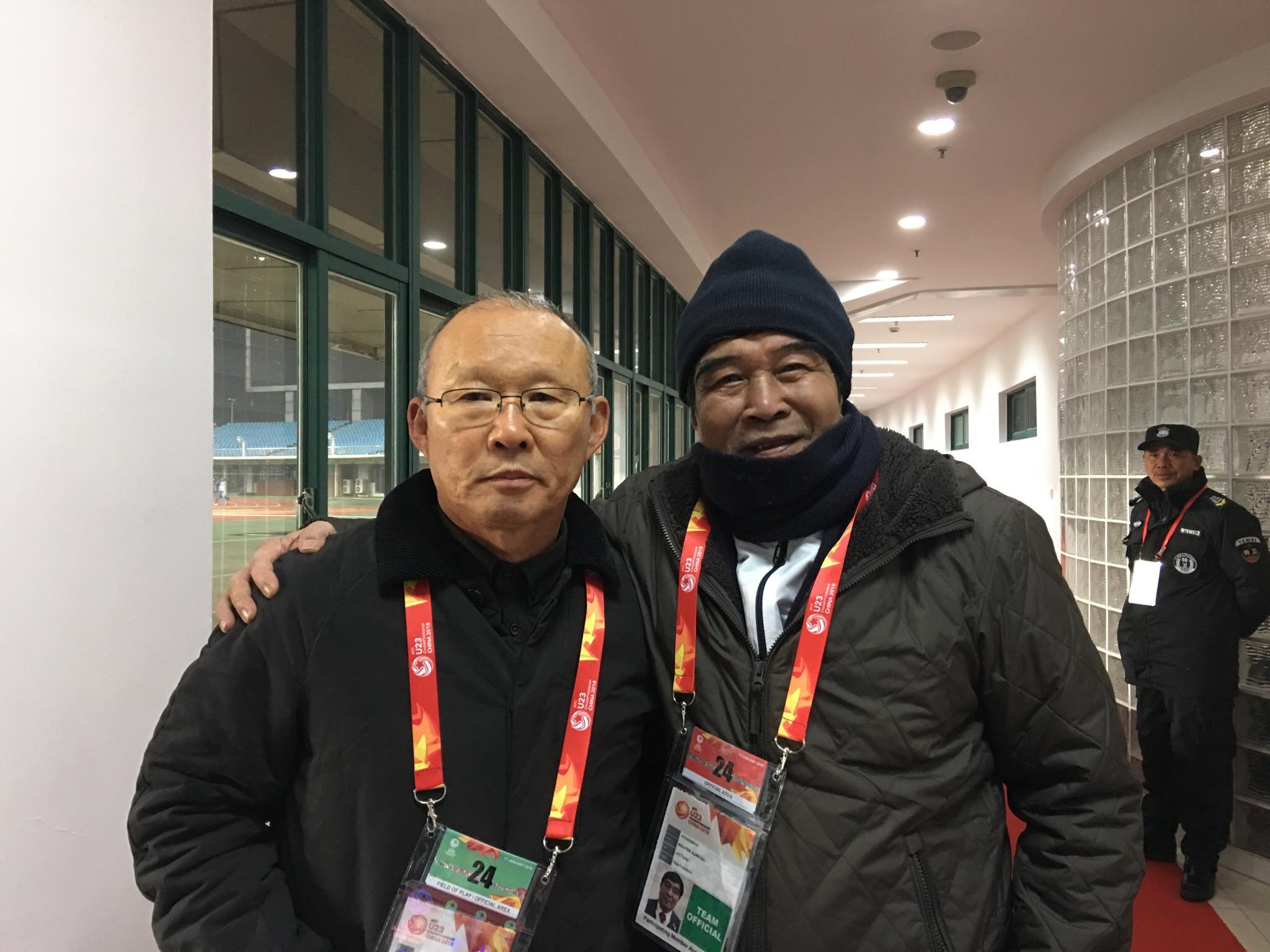 HLV Park Hang-seo khoc 2 lan sau tran U23 Viet Nam hoa Syria hinh anh