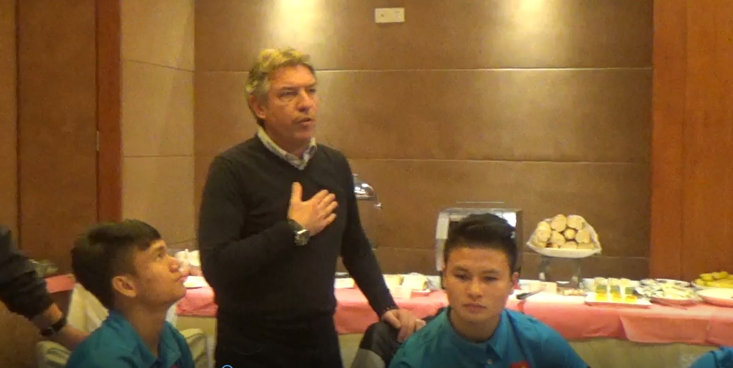 Giam doc ky thuat nguoi Duc tam su voi U23 Viet Nam hinh anh