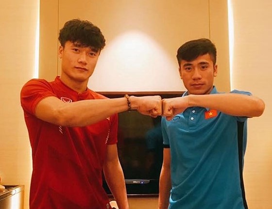 Bui Tien Dung chua ky hop dong truyen thong, anh 1