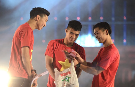 VFF chuyen tien dot 1 toi tay cau thu U23 Viet Nam hinh anh