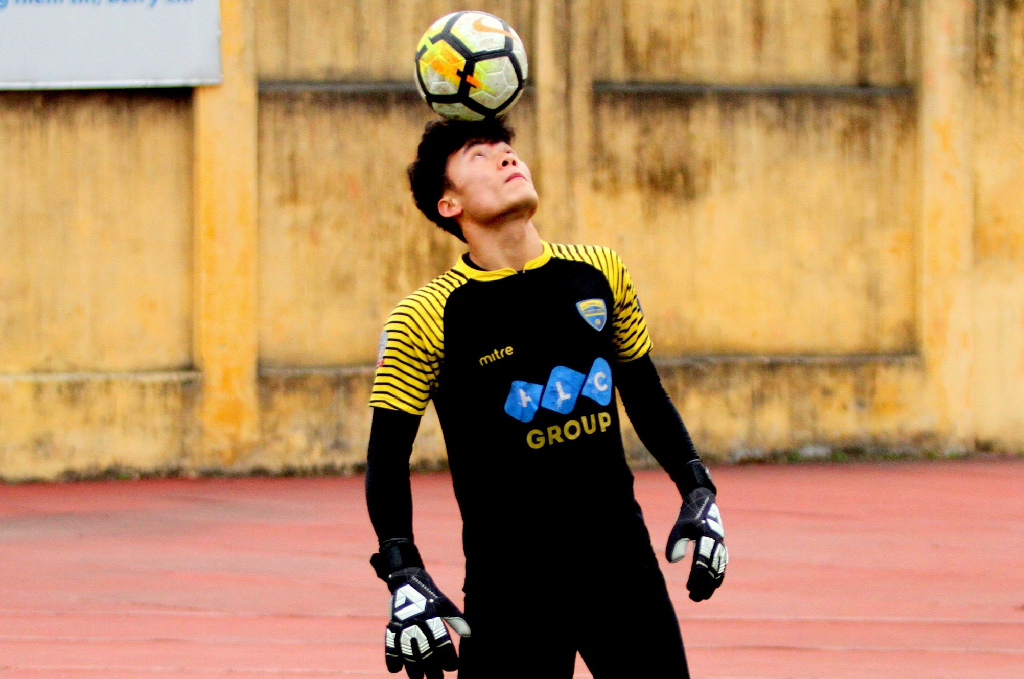 Thu mon Bui Tien Dung se bat chinh o AFC Cup 2018? hinh anh