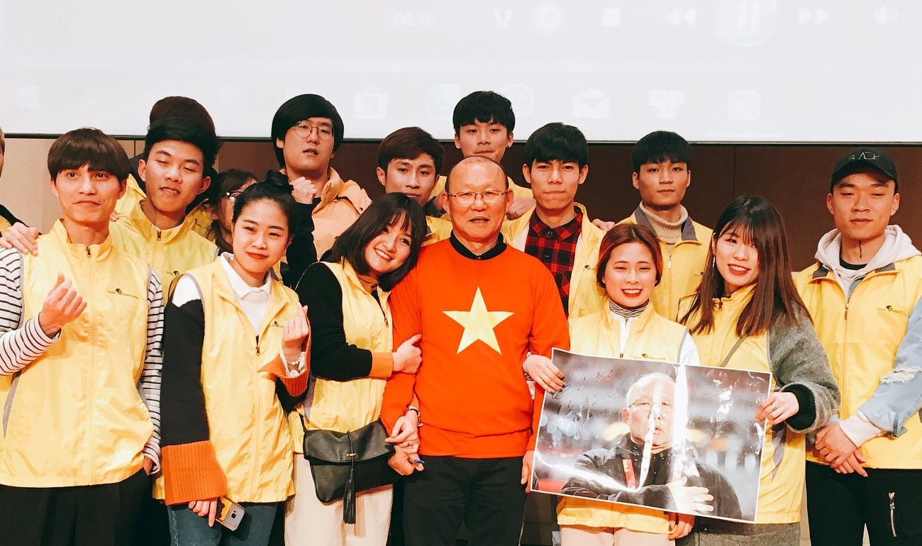 HLV Park Hang-seo giao lưu với người Việt ở Hàn, ảnh 2 HLV Park Hang-seo giao luu voi nguoi Viet o Han, anh 2