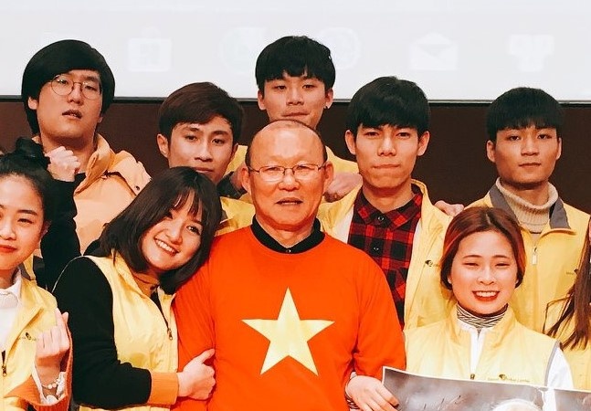 HLV Park Hang-seo giao luu voi nguoi ham mo Viet Nam o Han Quoc hinh anh