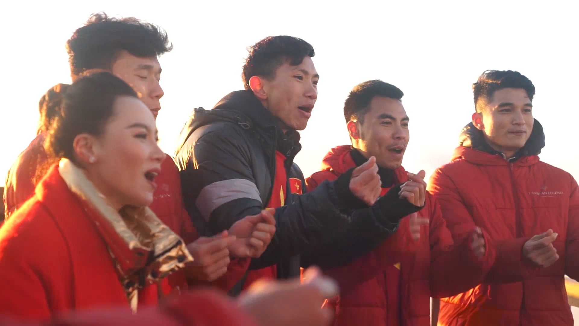 U23 Viet Nam chuc nam moi an khang, thinh vuong toi doc gia Zing.vn hinh anh