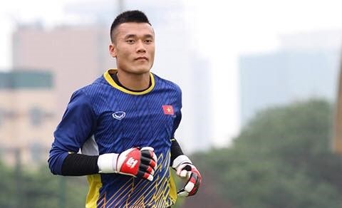 Thu mon Bui Tien Dung ghi lien 3 diem tren san bong chuyen hinh anh