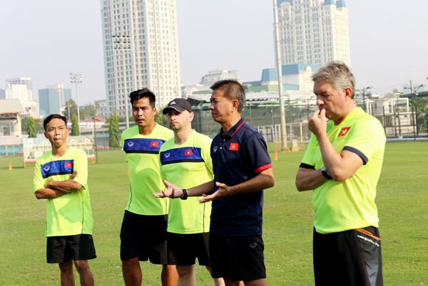 VFF bo nhiem chuyen gia the luc Duc, anh 1