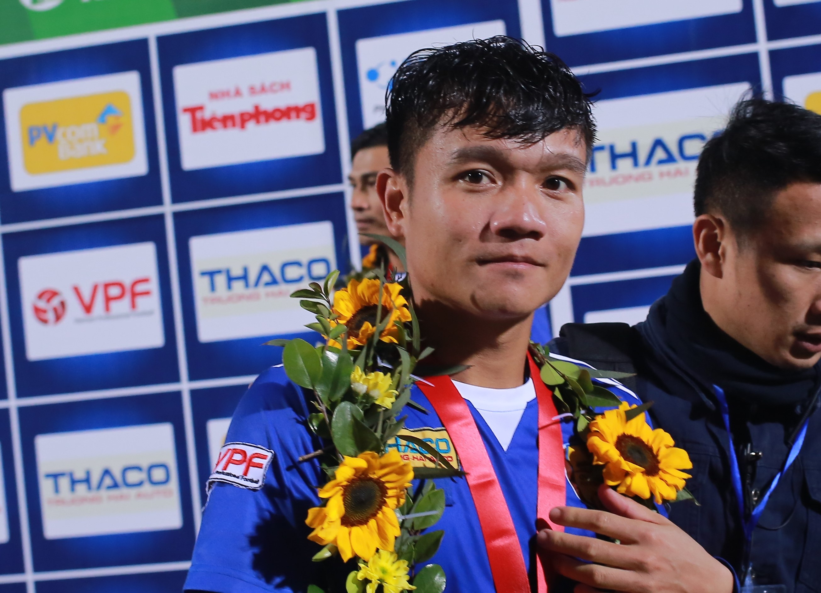 Sau tran sieu cup, Dinh Thanh Trung muon vo dich AFF Cup 2018 hinh anh