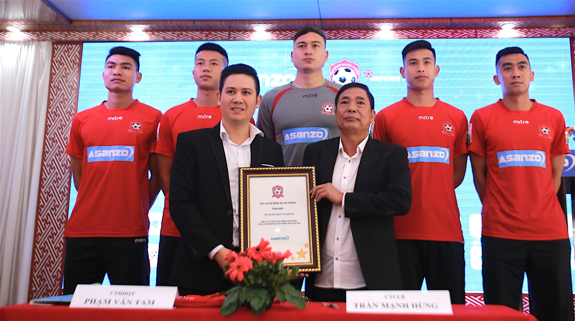 CLB Hai Phong don nha tai tro moi truoc them V.League 2018 hinh anh