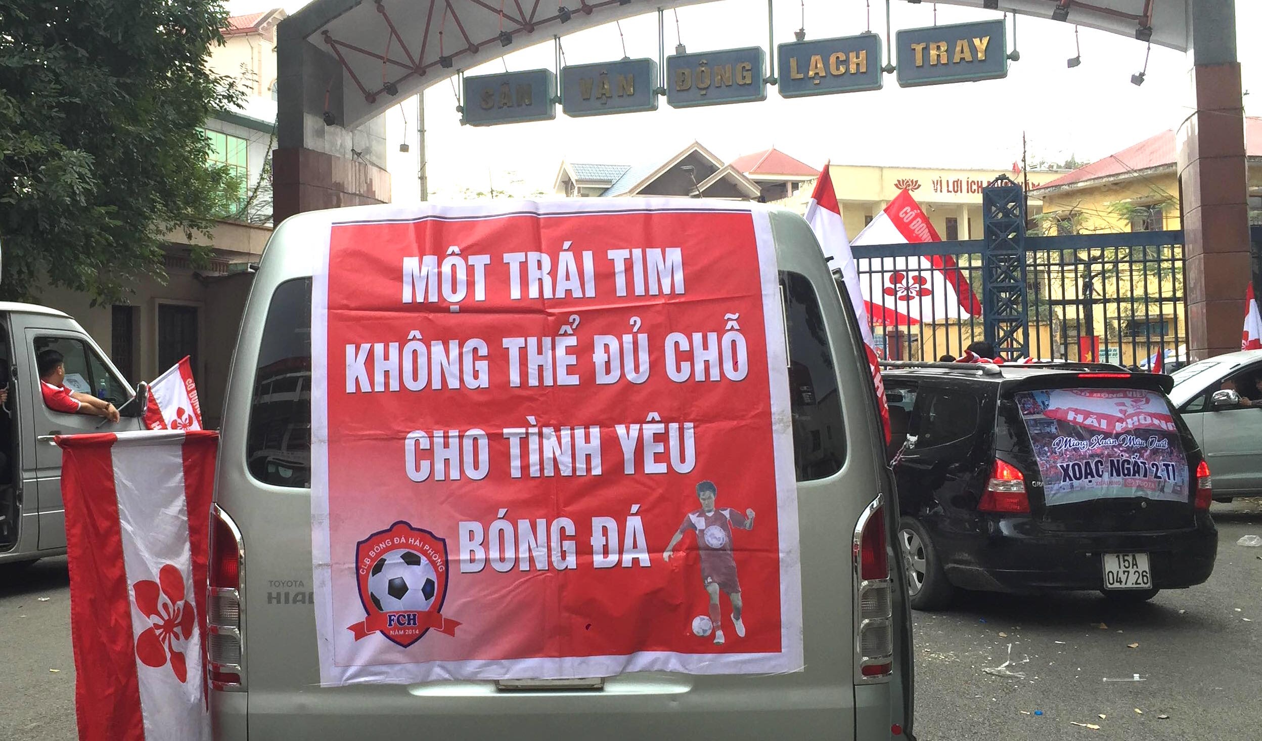 Hang nghin CDV Hai Phong dieu hanh len Ha Noi tiep lua doi nha hinh anh