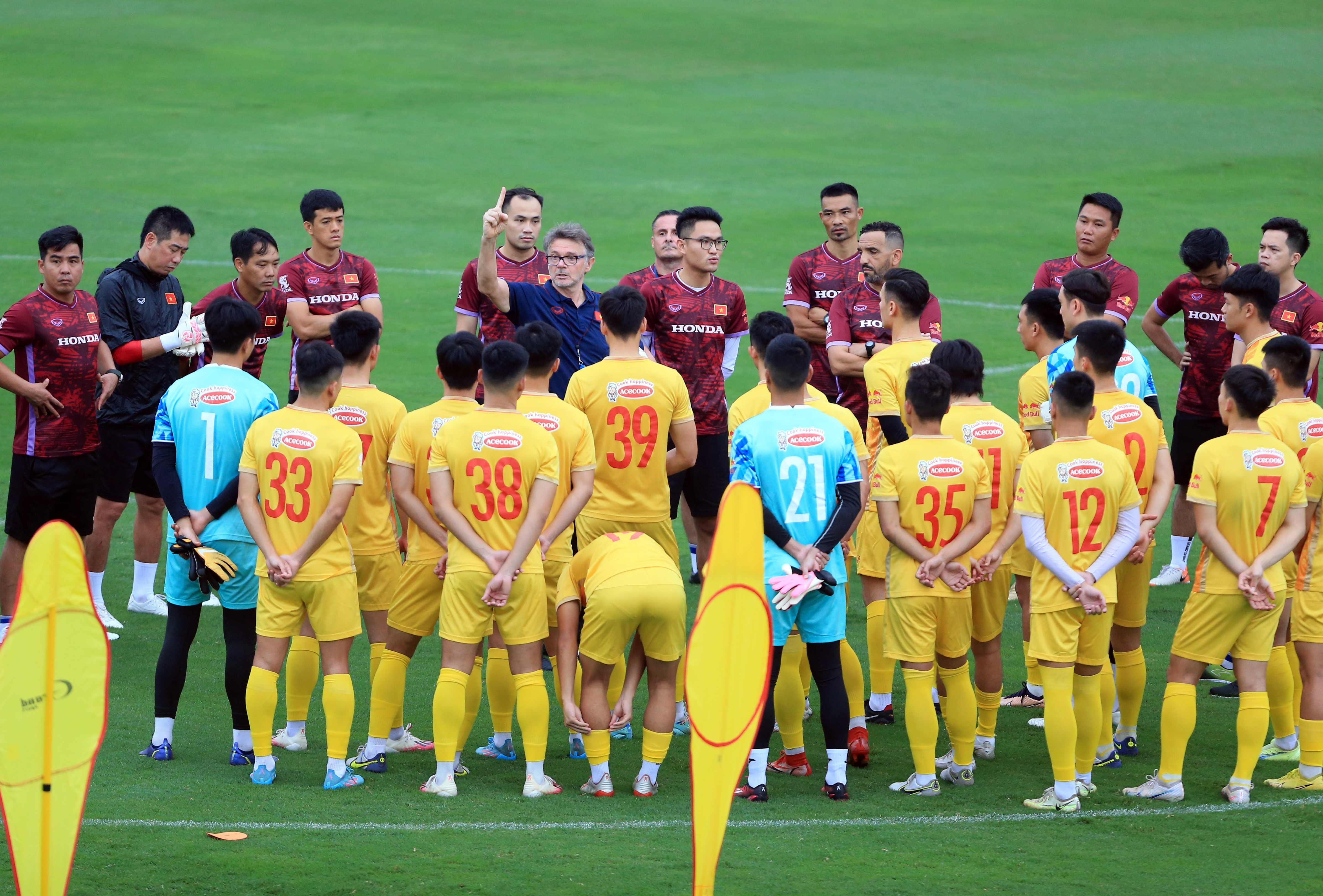 quang hai pau fc anh 1