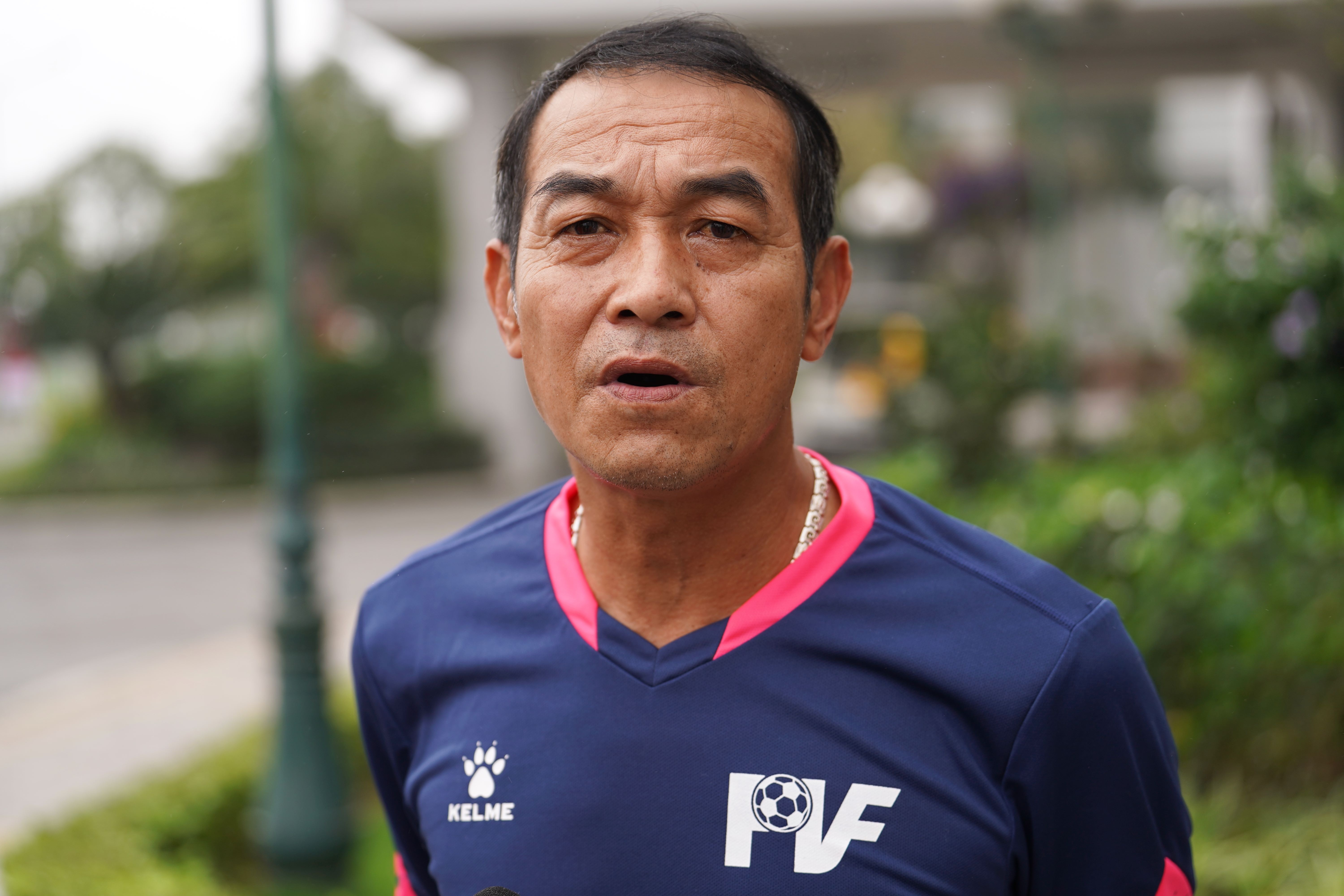 HLV Dinh The Nam chia tay PVF hinh anh