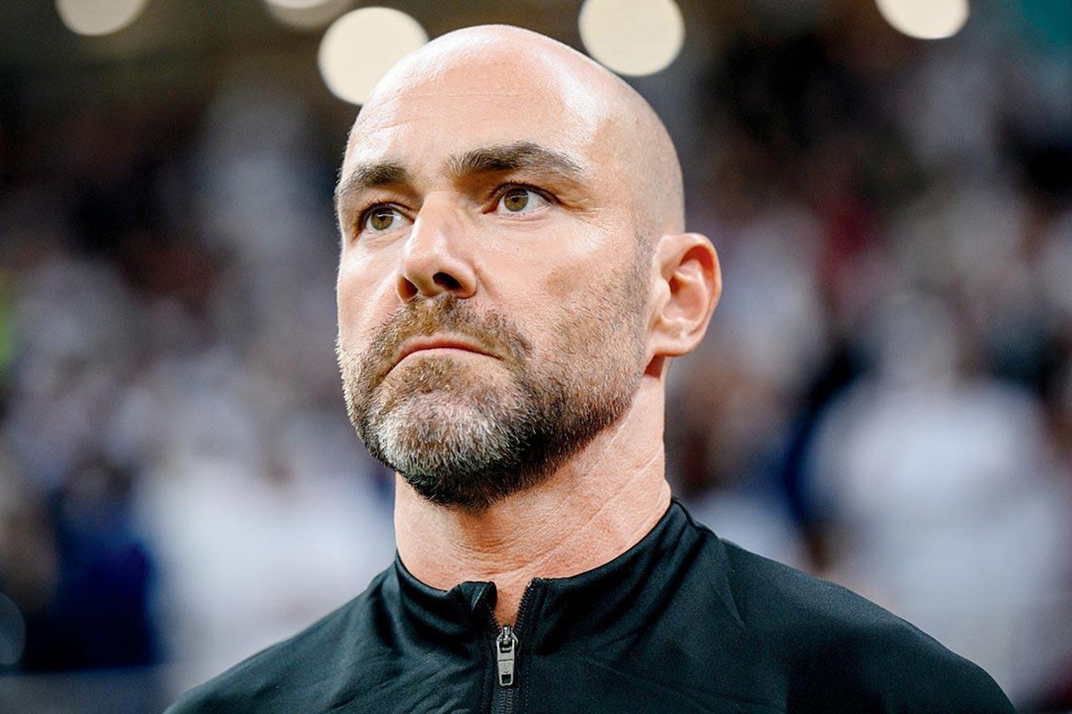 HLV Qatar noi gi sau khi bi loai khoi World Cup hinh anh