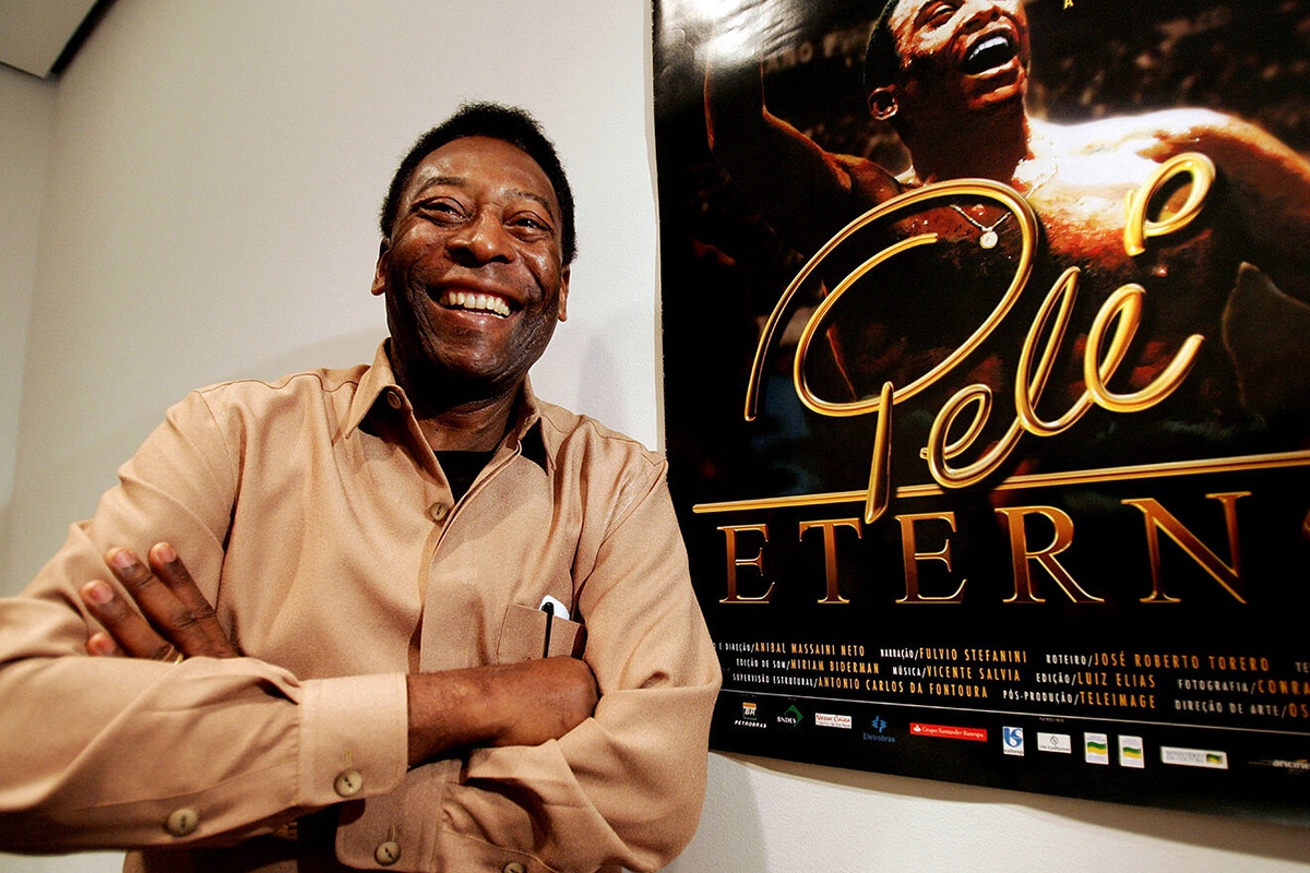 Pele va con gai co vu cho Messi tu benh vien hinh anh