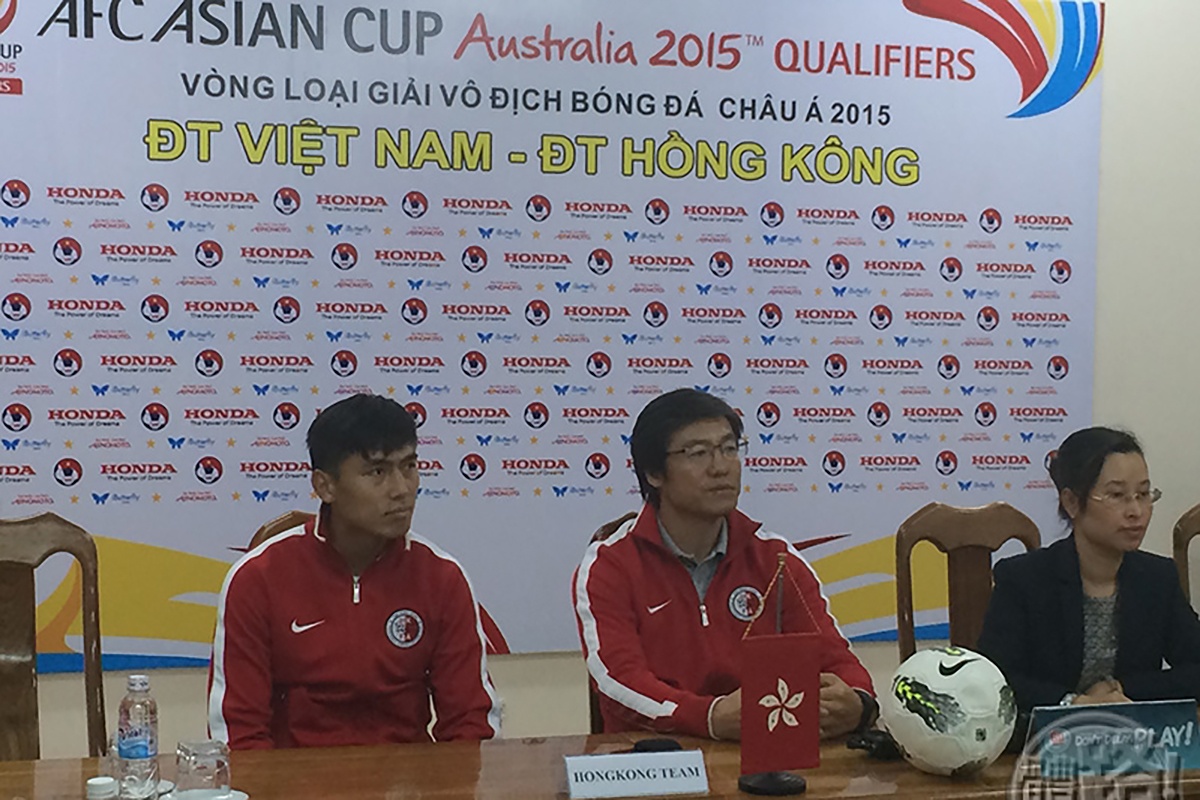 HLV Kim Pan-gon tung 3 lan nhan that bai truoc tuyen Viet Nam hinh anh