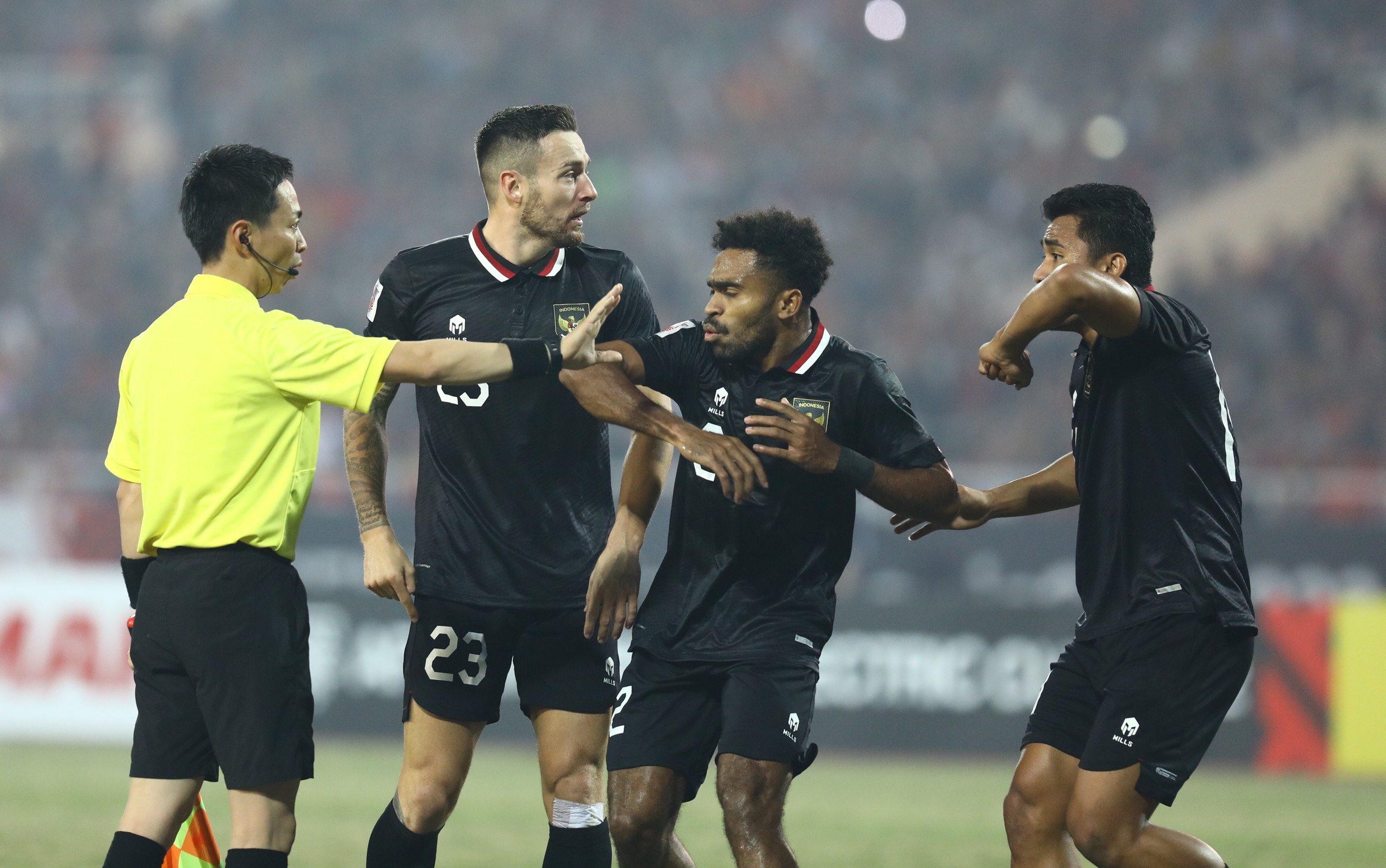 'Tu dung cup cua Indonesia trong rong, phu day bui suot 30 nam qua' hinh anh