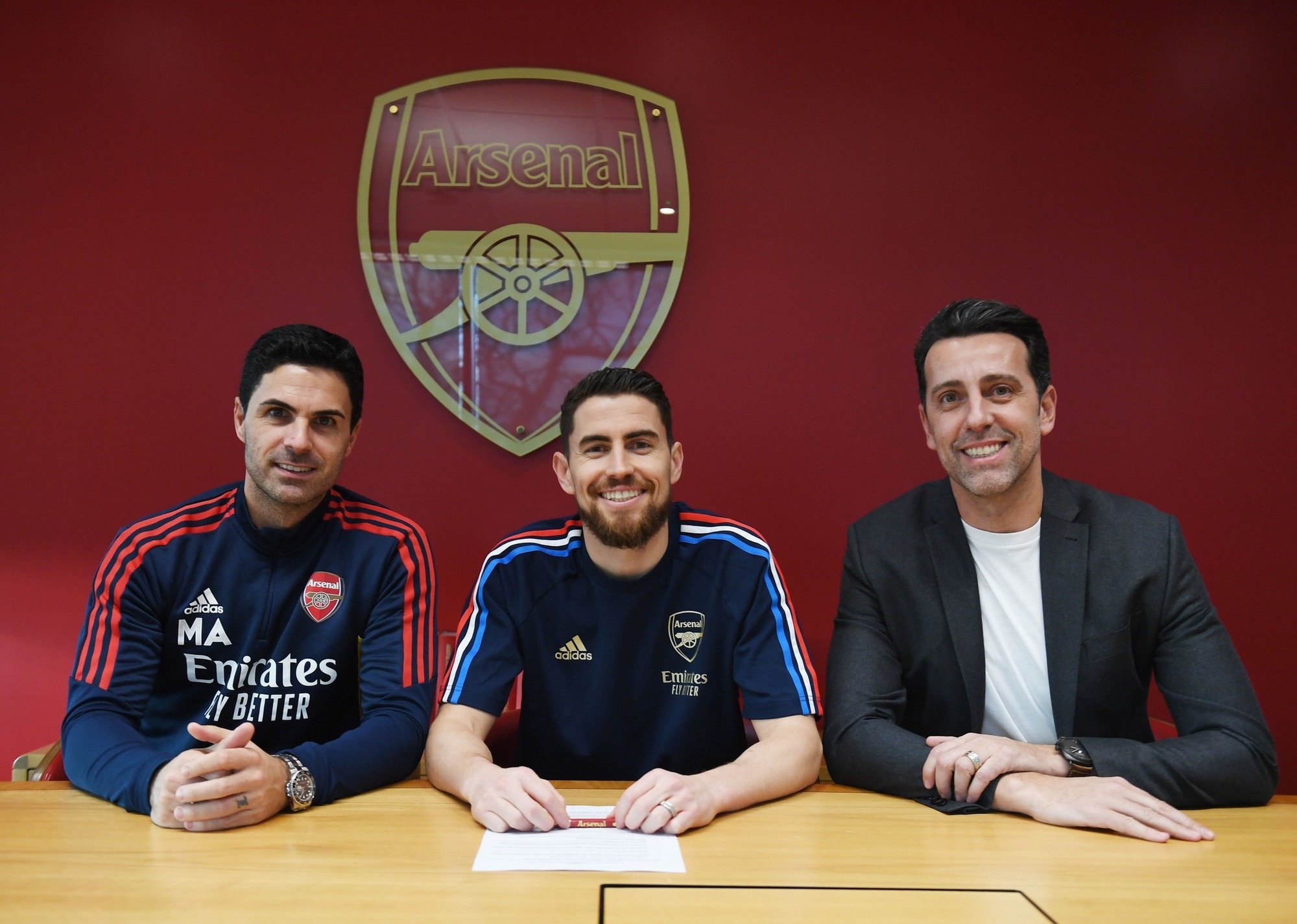 Jorginho khong kip chia tay dong doi o Chelsea hinh anh