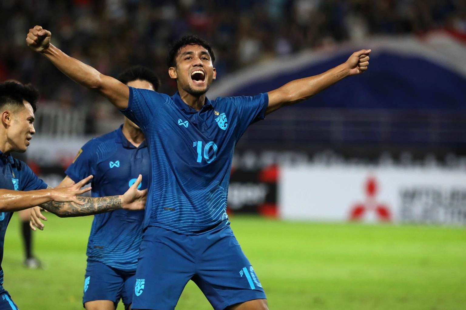 Tuyen Thai Lan bat ngo di tim doi thu da giao huu hinh anh