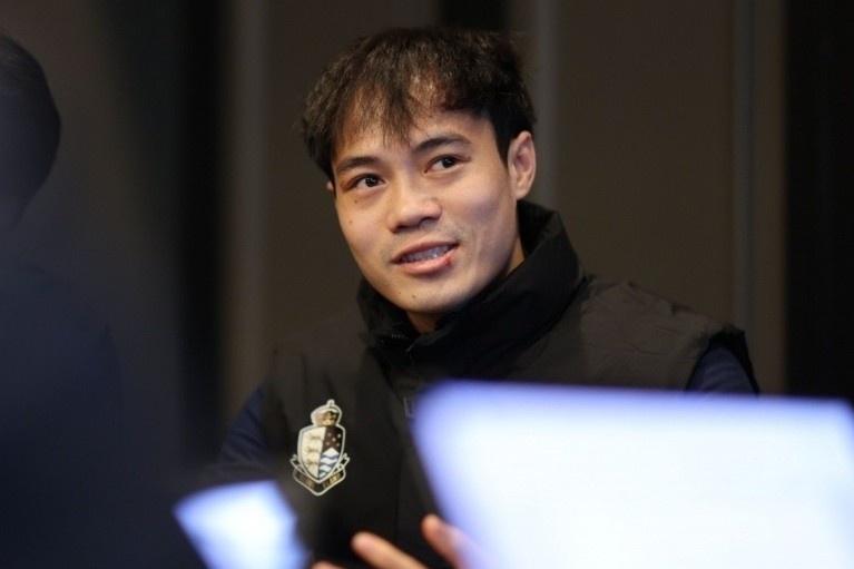 Van Toan muon thach thuc ban than khi sang Han Quoc hinh anh