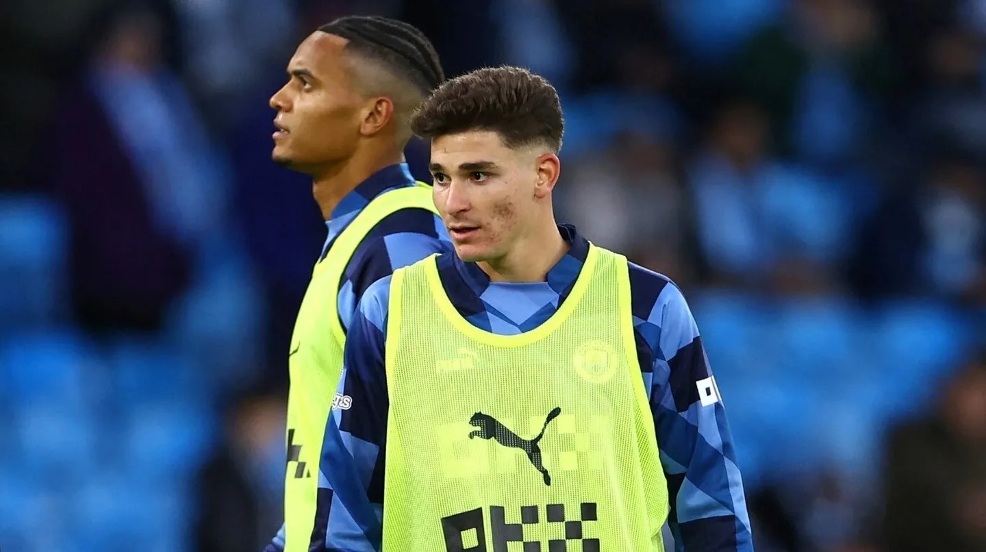 Nha vo dich the gioi bi quen lang o Man City hinh anh