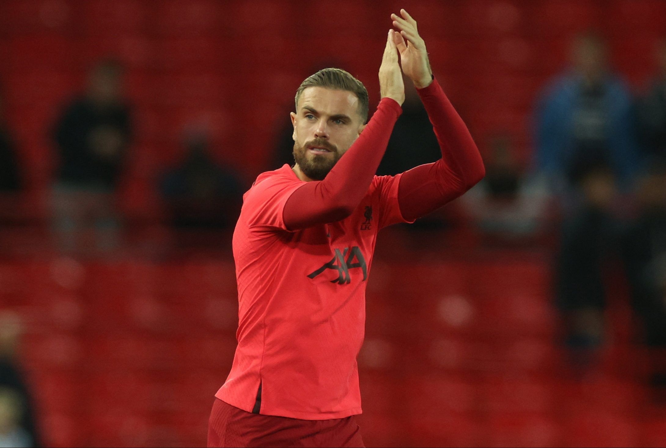 Liverpool khung hoang tuyen giua khi tai dau Real hinh anh