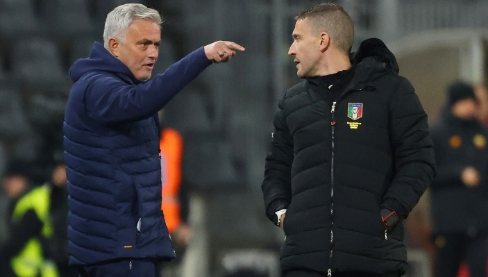Trong tai Serie A: Toi khong xuc pham Mourinho hinh anh