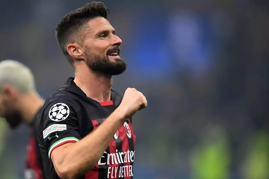 Vao ban ket Champions League, AC Milan gia han cho Giroud hinh anh