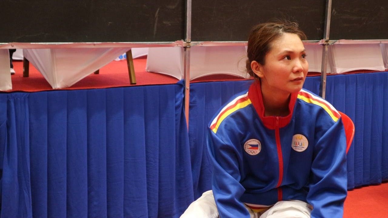 Vo si Philippines tu choi len buc nhan huy chuong hinh anh