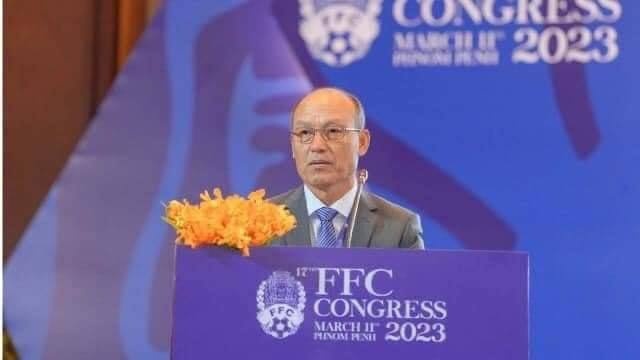 Chu tich LDBD Campuchia rut lai quyet dinh tu chuc hinh anh