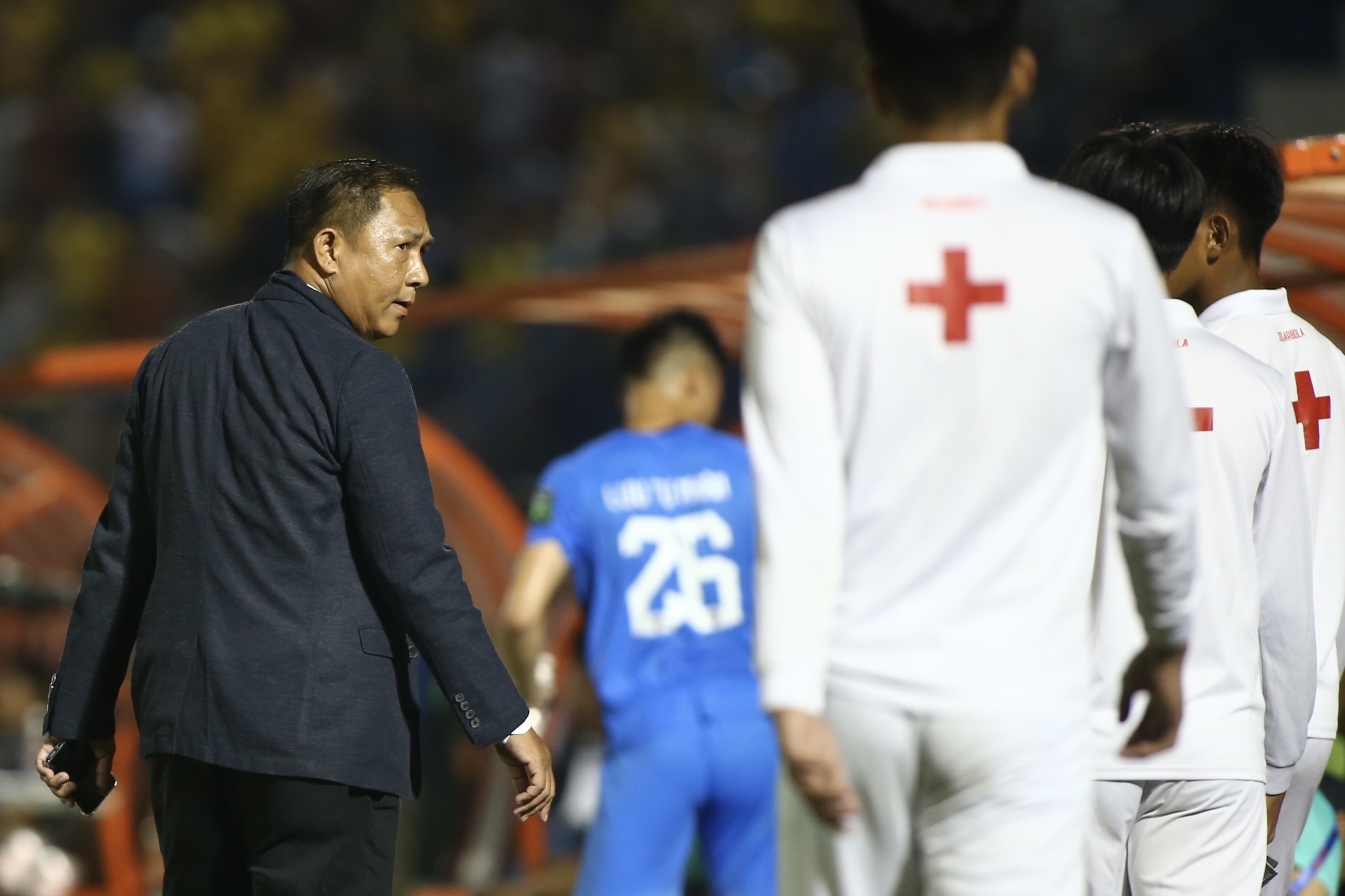 Doi khieng cang san Binh Duong lai gay chuyen hinh anh